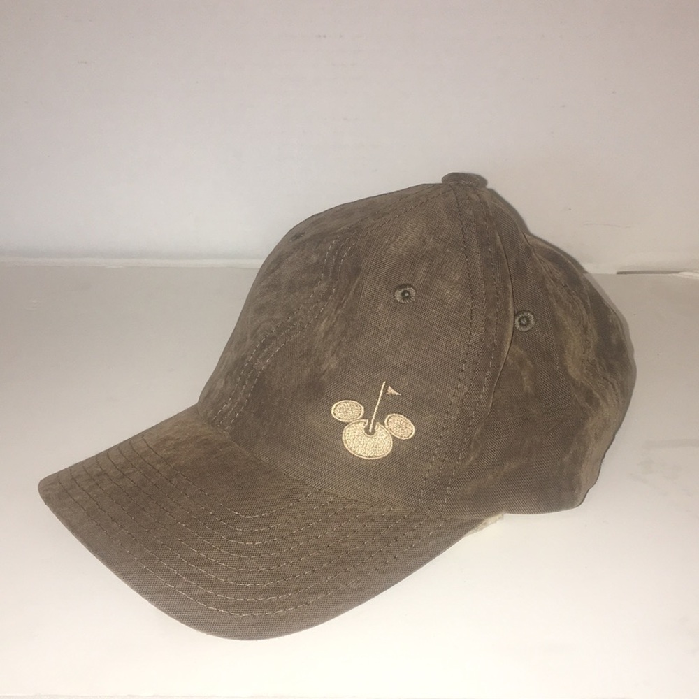 DISNEY GOLF COLLECTION MICKEY MOUSE ADJUSTABLE STRAP BACK GOLF  CAP.